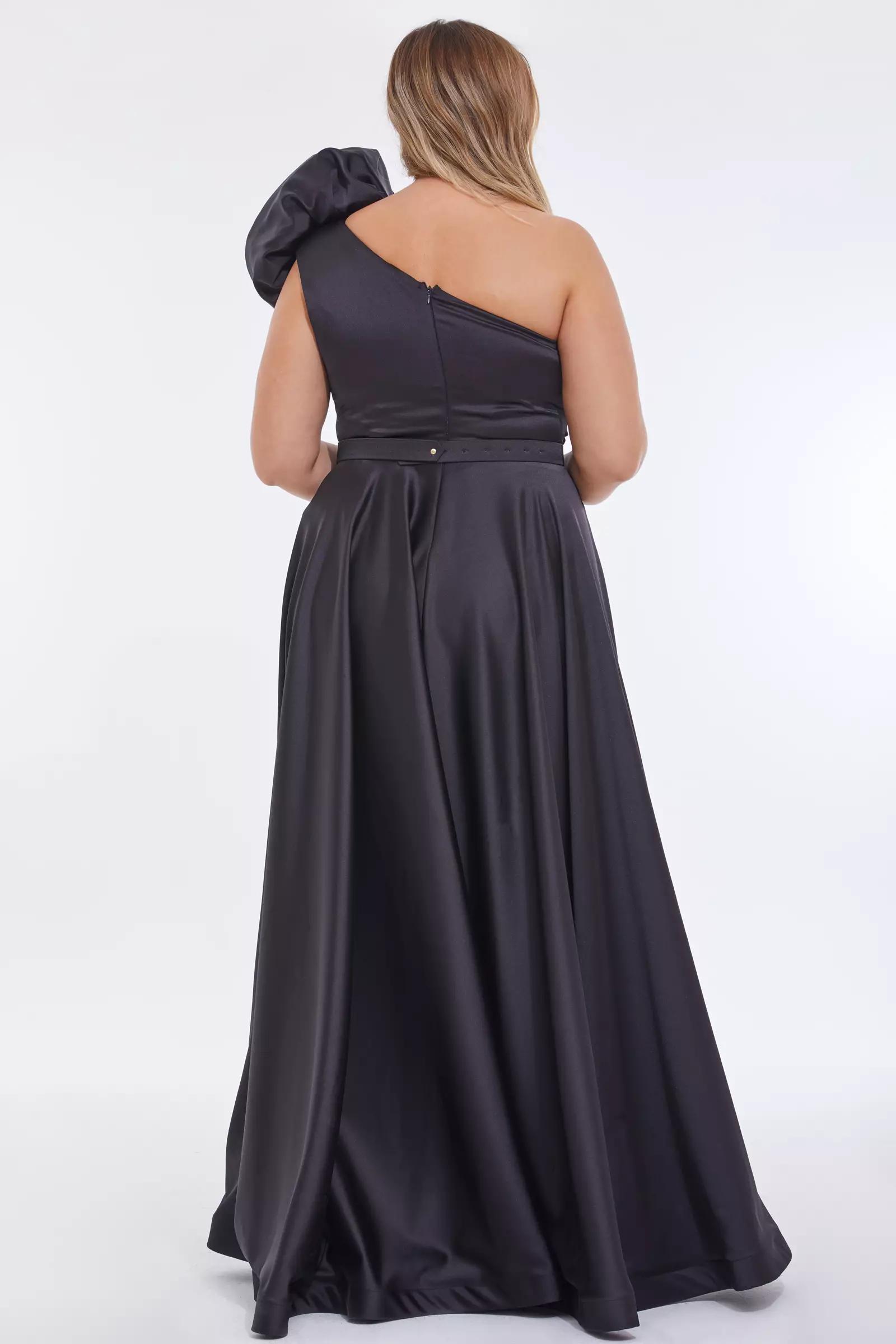 Black plus size satin sleeveless maxi dress